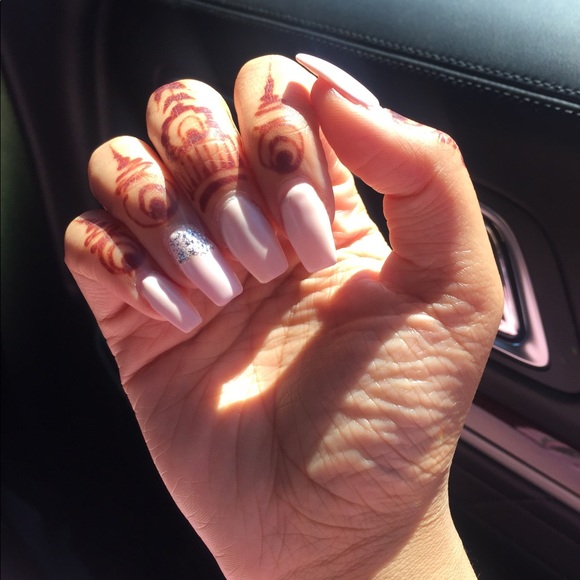 Meet your Posher, Mikayla - Picture 1 of 1